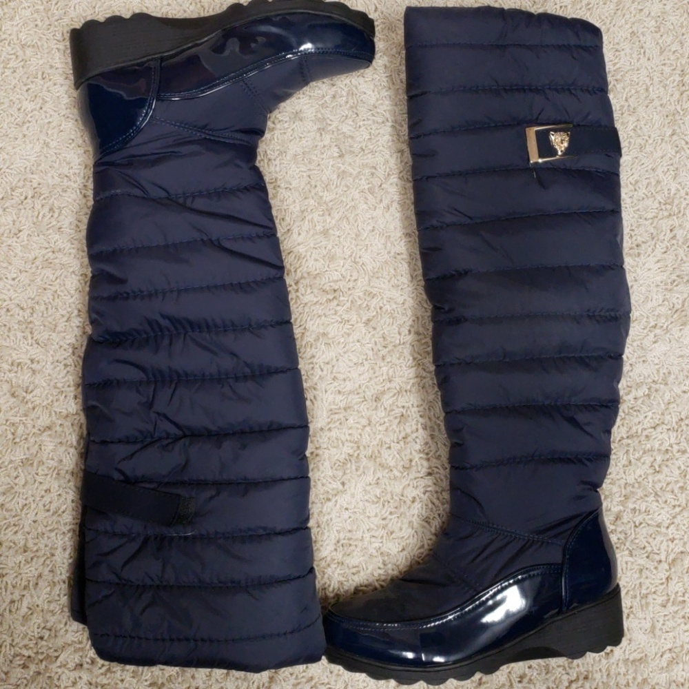 Boots, tall, dark blue.
